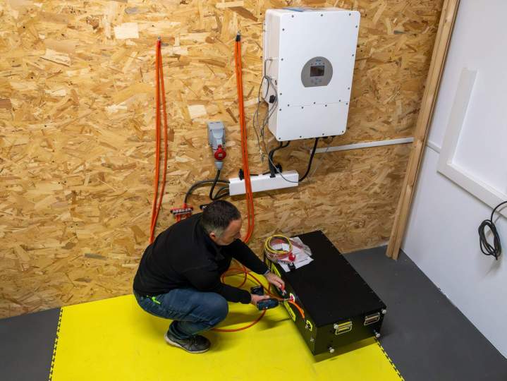 Batterie de stockage d'énergie solaire - Tours